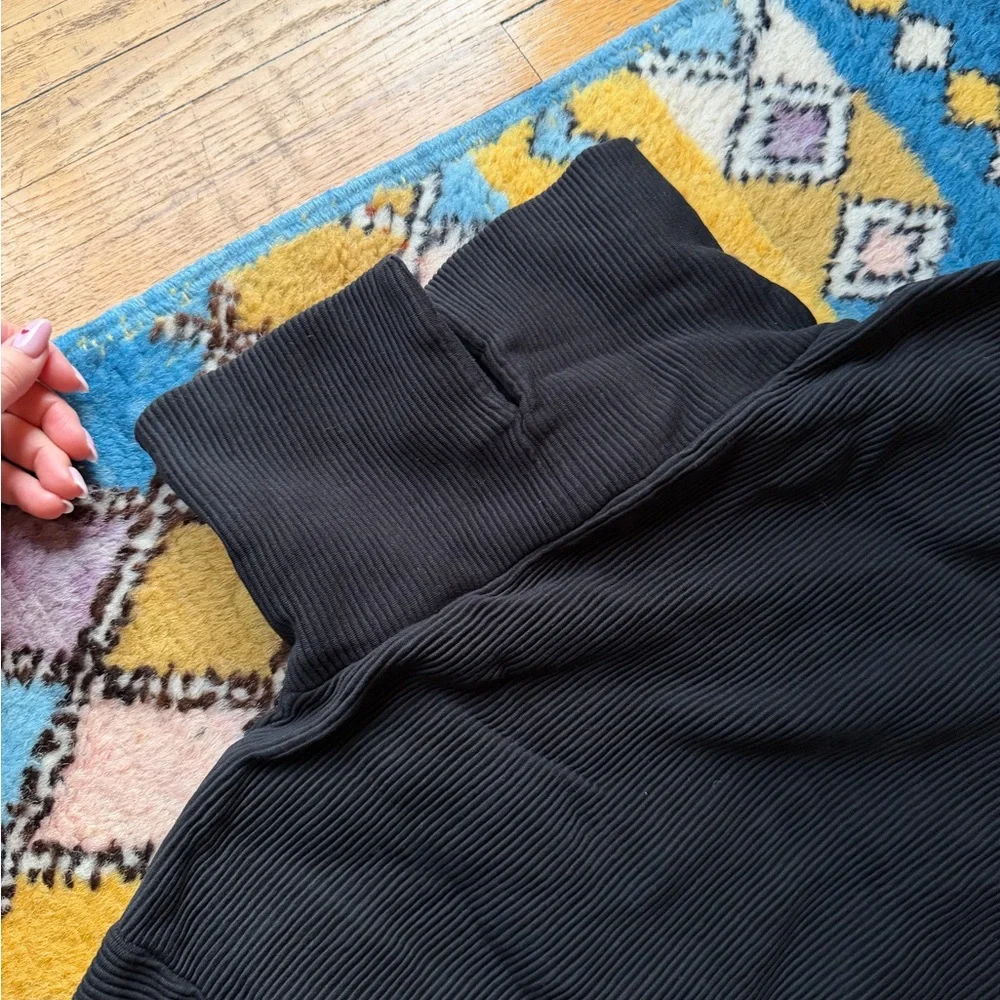 Varley Black Turtleneck - Picture 5 of 5